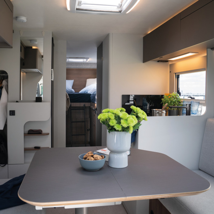 Cruiser T750EF Durchschuss von vorne nach hinten cmyk Screen