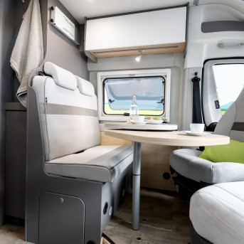 Innenaufnahme Innovan Sitzgruppe Screen