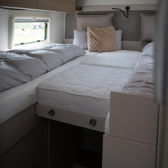 Tracer 690EL Betten umgebaut rgb Screen