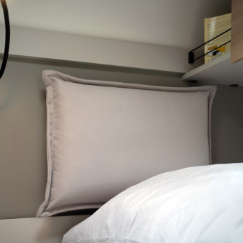 Tracer 690EL Detail Kissen rgb Screen