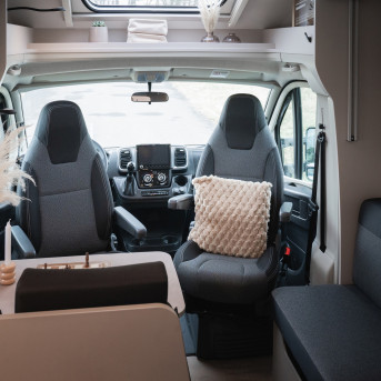 Tracer 690EL Durchschuss von hinten nach vorne 2 rgb Screen