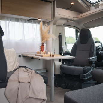 Tracer 690EL Sitzgruppe 2 rgb Screen